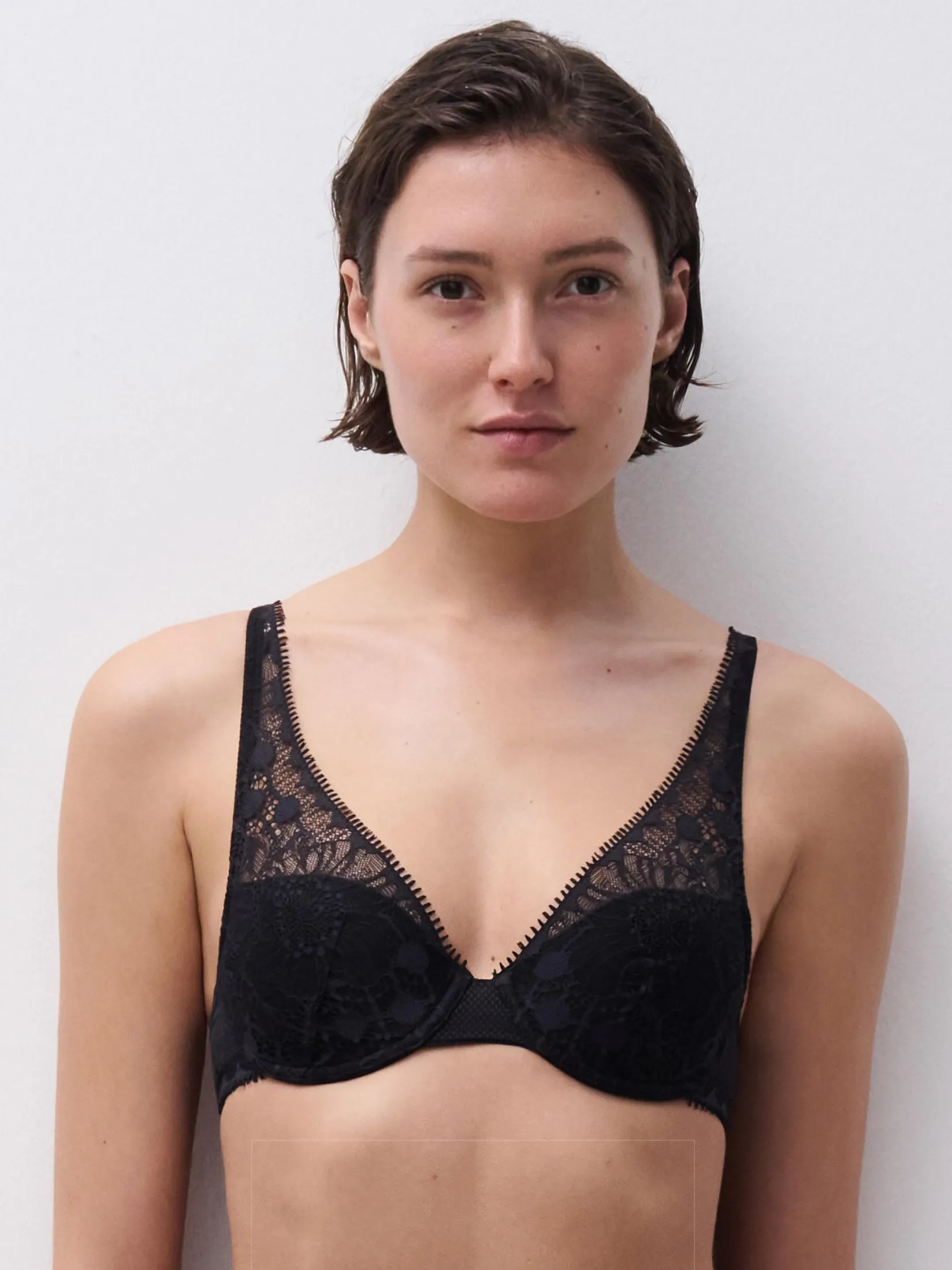 Chantelle Day To Night Plunge BH -
