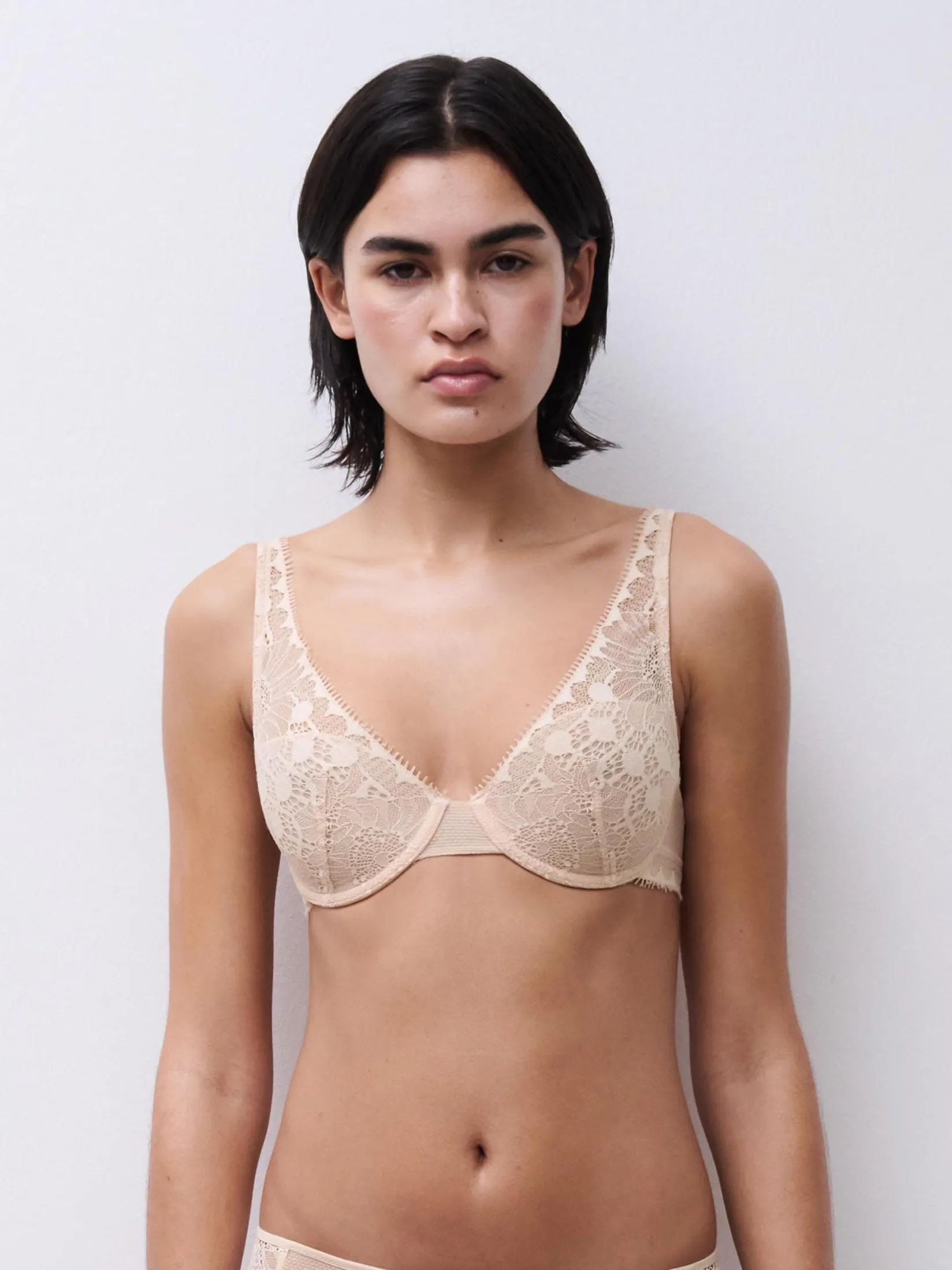 Chantelle Day To Night Plunge BH -