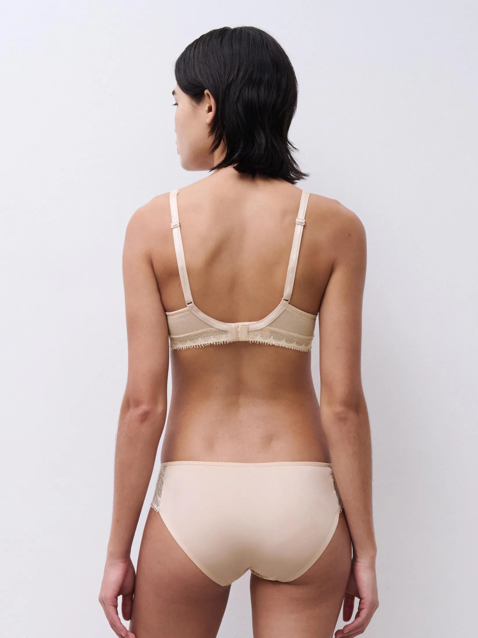 Chantelle Day To Night Plunge BH -